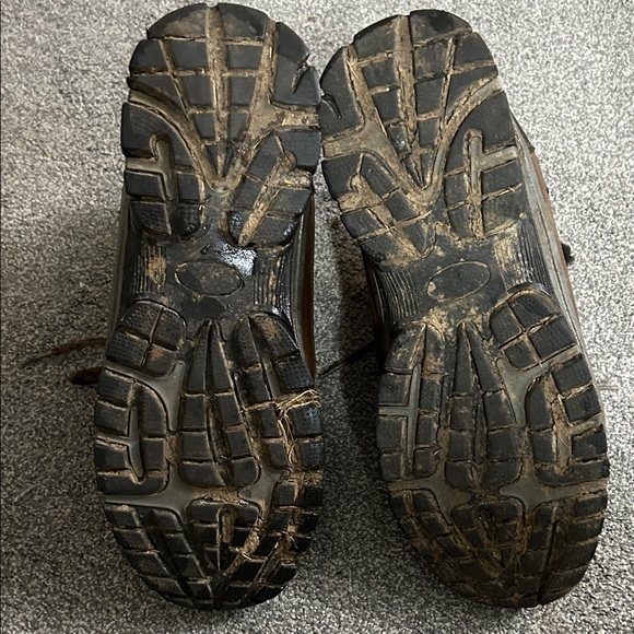 Brown Hiking Boots with Black Accents - Picture 4 of 6